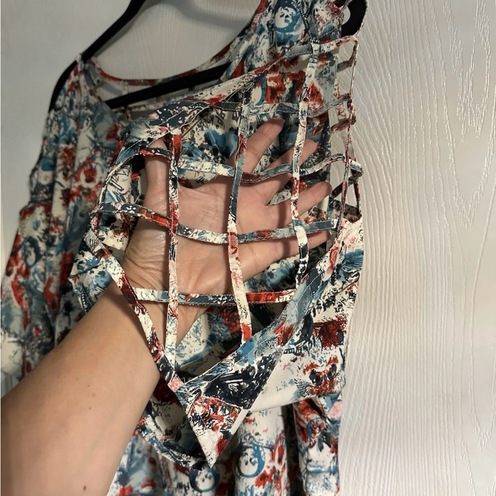 Charming Charlie Multicolor Abstract Blouse - Picture 3 of 6